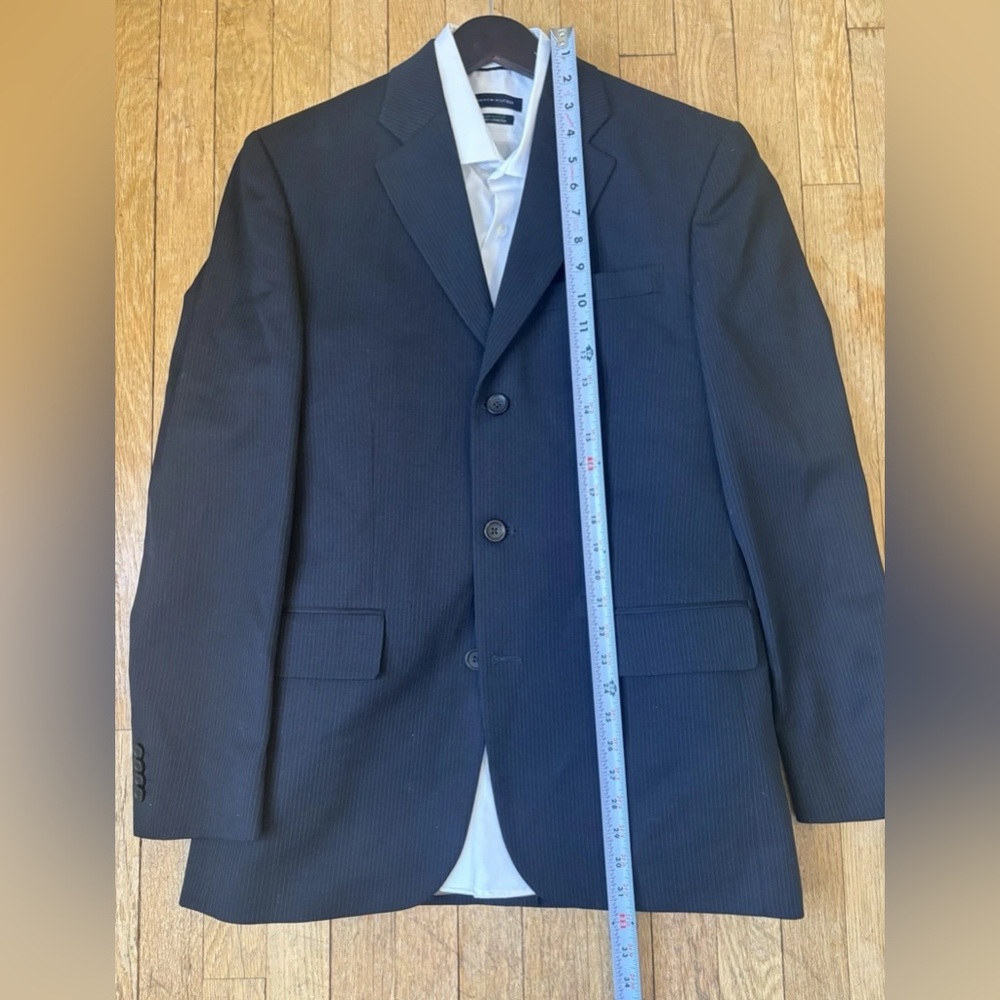 Banana Republic Navy Blue With Pinstripe Blazer 38 R Excellent Condition